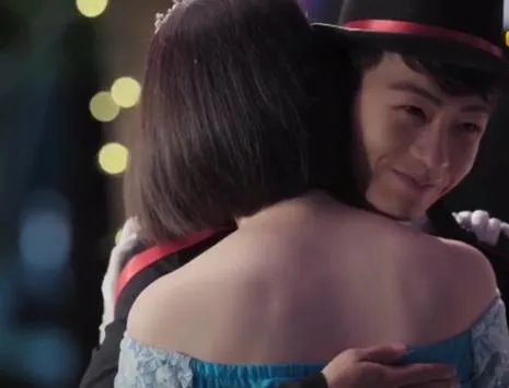 如何分辨一个男的是情窦初开还是阅人无数？