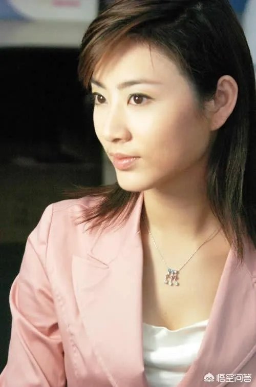 东方卫视女主持人尹红现在主持什么节目？