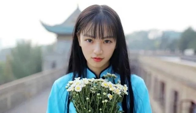 武汉美女众多，武汉大学的校花中你最喜欢哪一个呢？