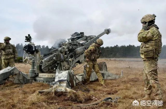 美军现役火炮成为多国的抢手武器,M777榴弹炮为何能如此优秀?