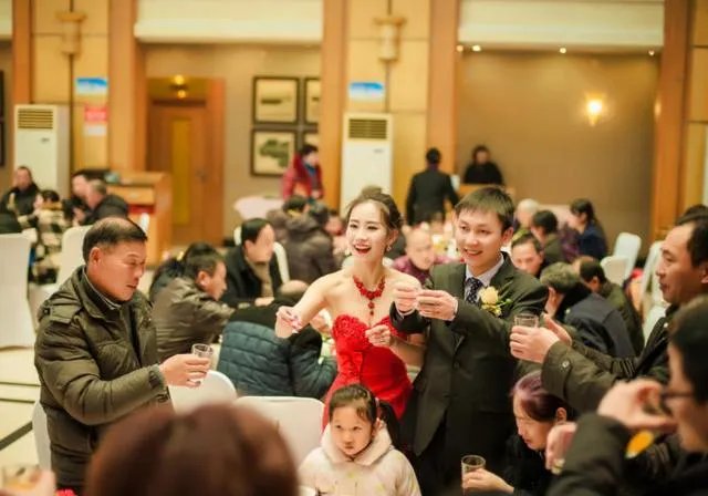 结婚前一天晚上的宴会叫什么 结婚前一天晚上的宴会词怎么说