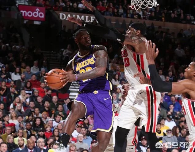 湖人大胜开拓者收获三连胜，而快船被雄鹿狂虐，如何评价？