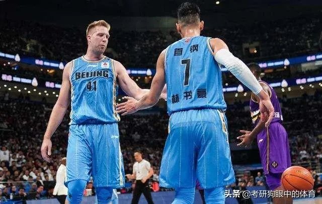 惊全明星首发林书豪被换，可以全心准备全明星赛？这个事您怎么看？