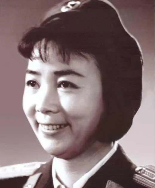 田华：从贫民女到艺术家，一家四口皆患癌去世，今92岁为何仍要挣钱养家？