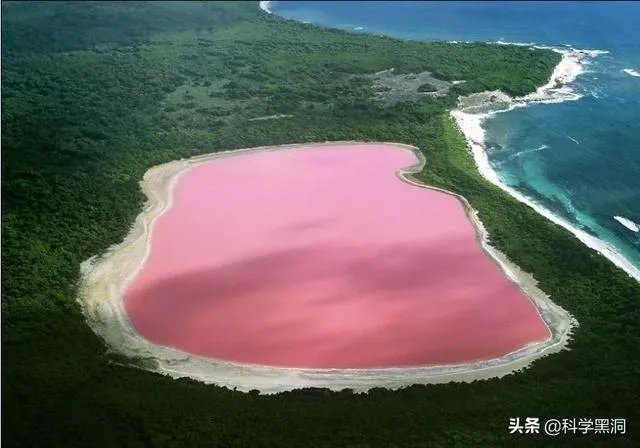 印度5万年前的陨石坑湖，一夜之间突然变红，预示了什么征兆？