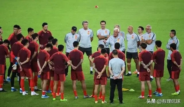 今晚中国足球VS关岛能取得19比0的战绩吗?你会为中国队加油助威吗?