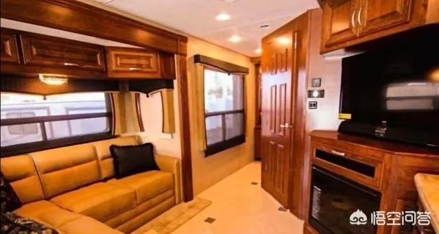 赵本山房车曝光，车长超11米，里面什么样？