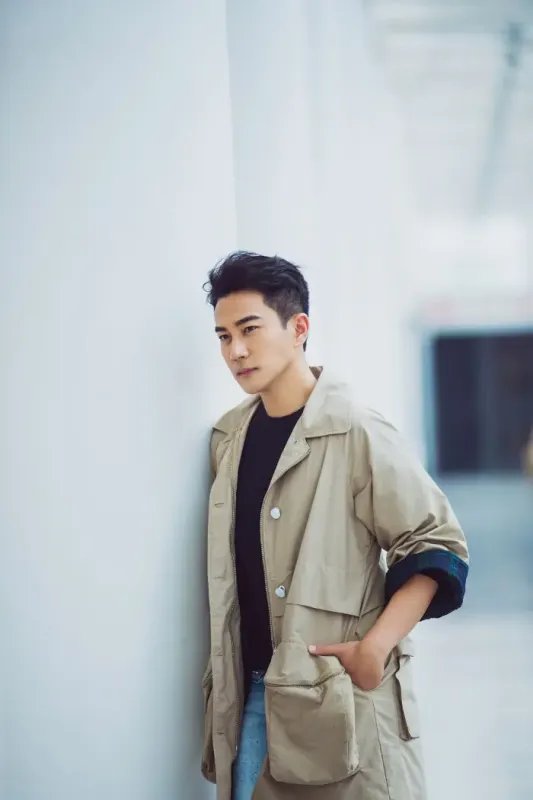 48岁刘恺威公开新恋情！其父亲刘丹是否认可他们的恋情？