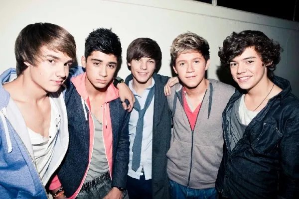 老师你好这首歌是根据哪首英文歌改的？