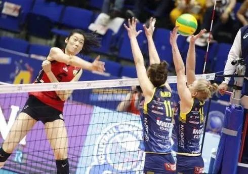 朱婷比赛中崴脚伤情严重吗？