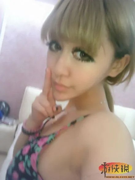 都是些神马玩意 网络红人超奇葩的“锥子脸”