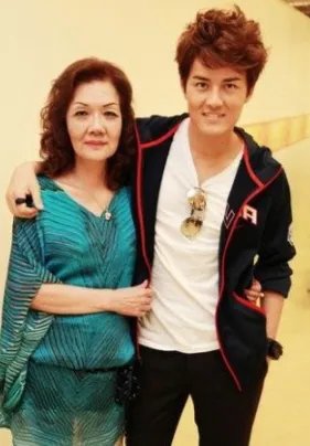 吴克群发文悼念母亲,吴克群都有哪些个人经历?