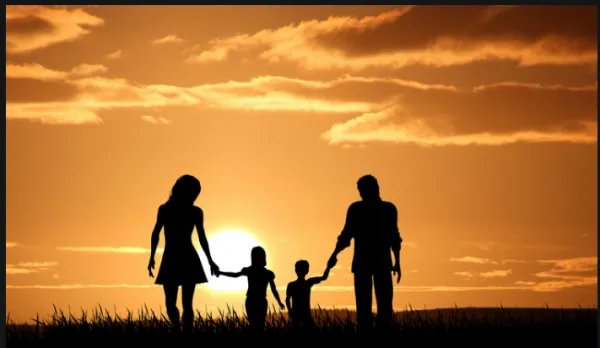 女婴坠楼受伤父亲拒绝治疗，其父亲的行为是不是太不负责了？