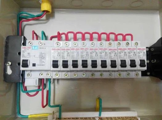 配电箱接地线怎么接