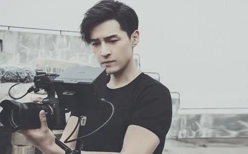 胡歌演爆炸头登上热搜，老胡的新造型被吐槽，真的不好看吗？