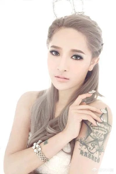 你觉得歌手艾菲怎么样？