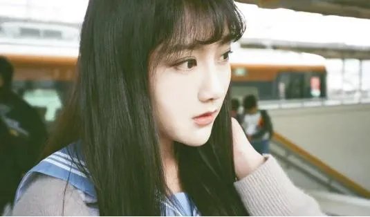 SNH48李艺彤对直播骂人事件道歉，你会原谅她吗？