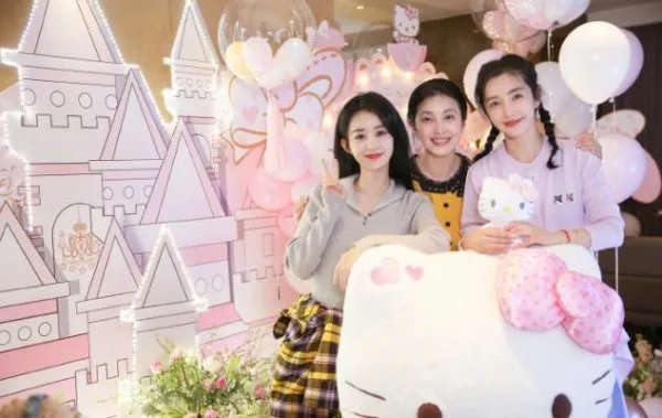 李冰冰庆生照曝光，48岁的李冰冰看起来为何丝毫不输赵丽颖？