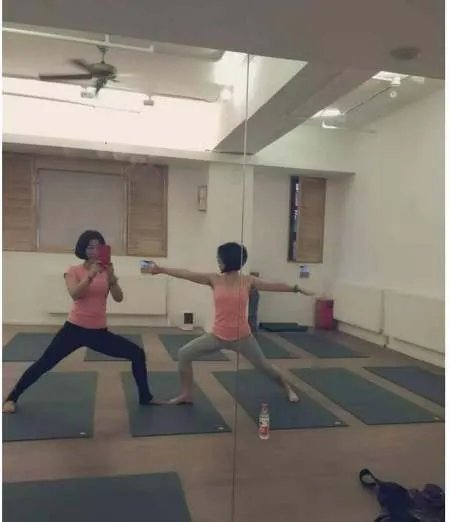 找个瑜伽教练做老婆是什么体验