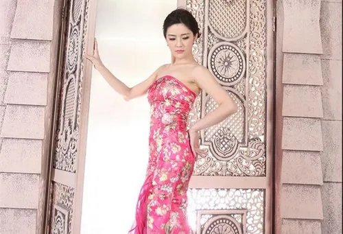 结婚晚礼服选什么颜色好 晚礼服有哪些款式