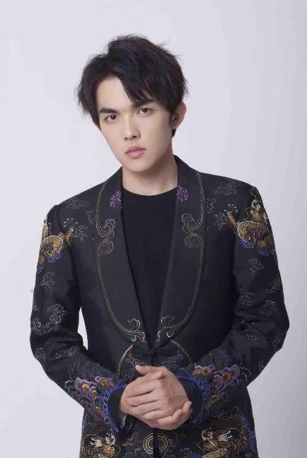 网友偶遇张雨绮李柄熹遛狗，张雨绮和绯闻男友的恋情是否坐实？