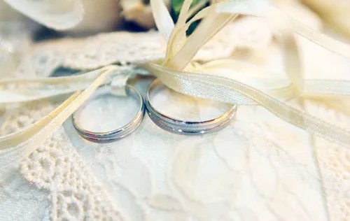 订婚戒指一般多少钱 订婚戒指都有哪些品牌