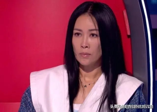 在9月6日的《中国好声音》冠军争夺战中，李荣浩当场指出自己的两位学员的错误，你怎么看？