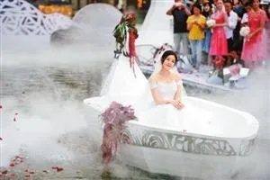 林宥嘉丁文琪婚礼现场森系风格清新养眼，还有哪些明星结婚时现场布置别具一格？