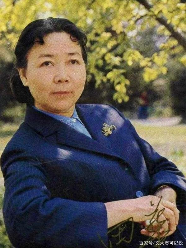 田华：从贫民女到艺术家，一家四口皆患癌去世，今92岁为何仍要挣钱养家？