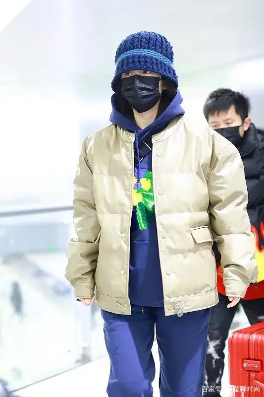 二胎复出后的谢娜，虽然身材还没恢复到最好的状态，你怎么看待她的穿搭?