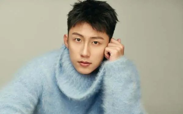 黄景瑜怒斥跟拍者，怎么看待这些跟拍者的行为？