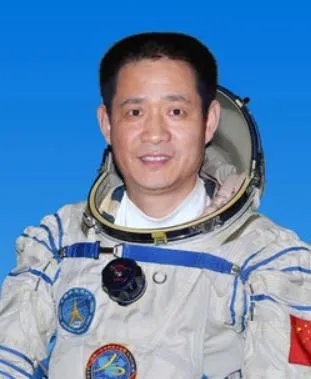 神舟六号有哪些宇航员？