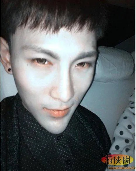 都是些神马玩意 网络红人超奇葩的“锥子脸”