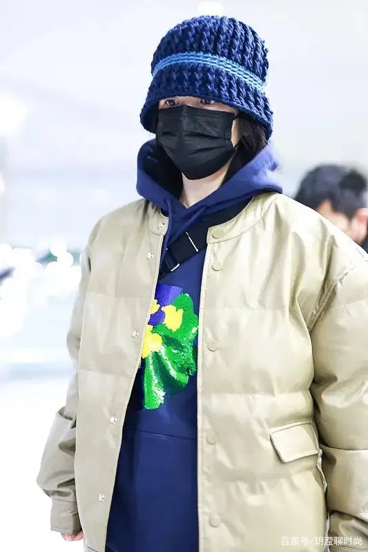 二胎复出后的谢娜，虽然身材还没恢复到最好的状态，你怎么看待她的穿搭?