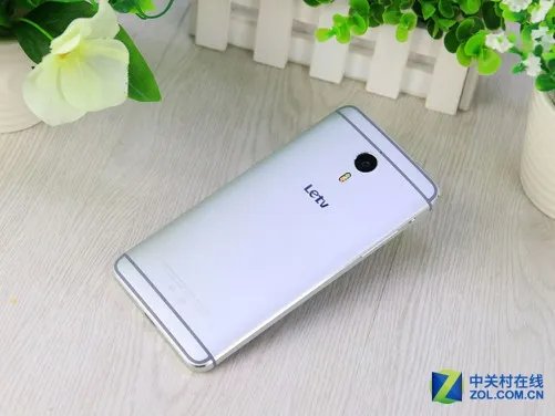 全是金属身 2500元内最佳八大手机推荐