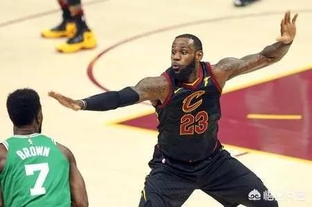 湖人队主教练沃顿在接受采访时表示，詹姆斯主场首秀将会上场2至48分钟，你怎么看？