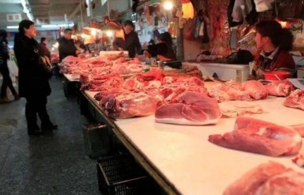 云南瑞丽肉价飞涨至100元？