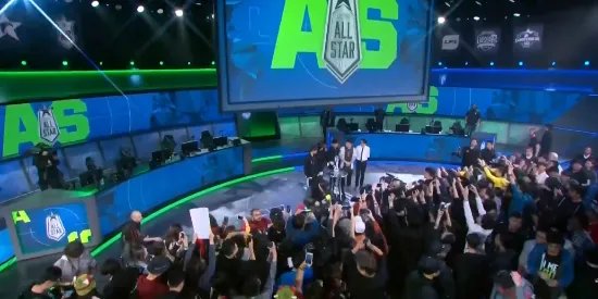 中国LPL战队获得《LOL》2017全明星赛冠军！