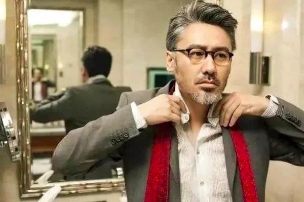 吴秀波曾志伟同框现身饭局，吴秀波还有机会复出吗？