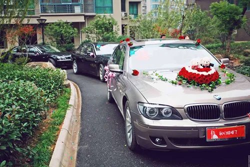 南京婚车租赁攻略分享  迎亲可以用白色的婚车吗