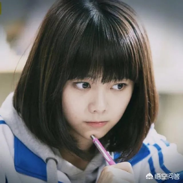 像谭松韵一样的圆脸妹子，留什么样的发型才时髦？