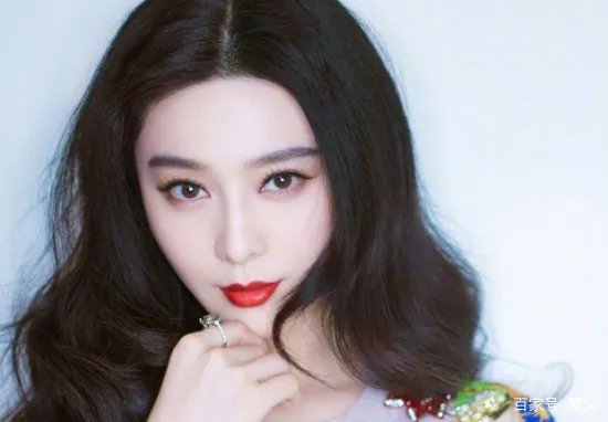 终于瞒不住了，范冰冰与范丞丞的关系曝光，这次不喊弟弟了，喊的是什么？