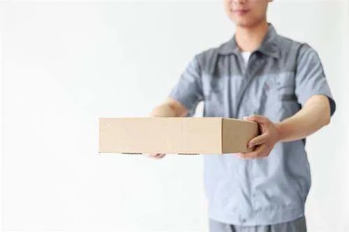 多半快递小哥月收入不超过5000元 ，你怎么看？