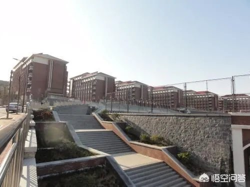 青岛理工大学与青岛科技大学比较，哪个更好？