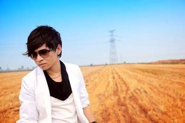 歌手汤潮突然失联，为何连潮嫂颜安也不知其下落？