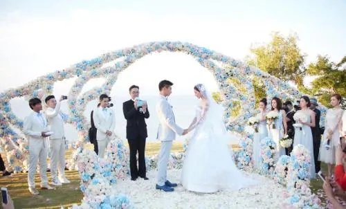 林宥嘉丁文琪婚礼现场森系风格清新养眼，还有哪些明星结婚时现场布置别具一格？