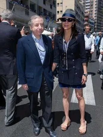 杨紫琼未婚夫罕见现身为其庆生，他们之间是因何结缘的？