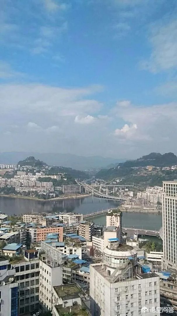 大巴车坠江，逃生的几率有多大？