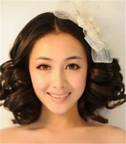 长脸适合什么新娘发型 如何根据脸型选择新娘发型
