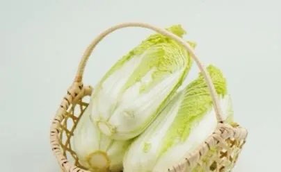 韩国的白菜飙涨至62元一颗，之前是多少元一颗？